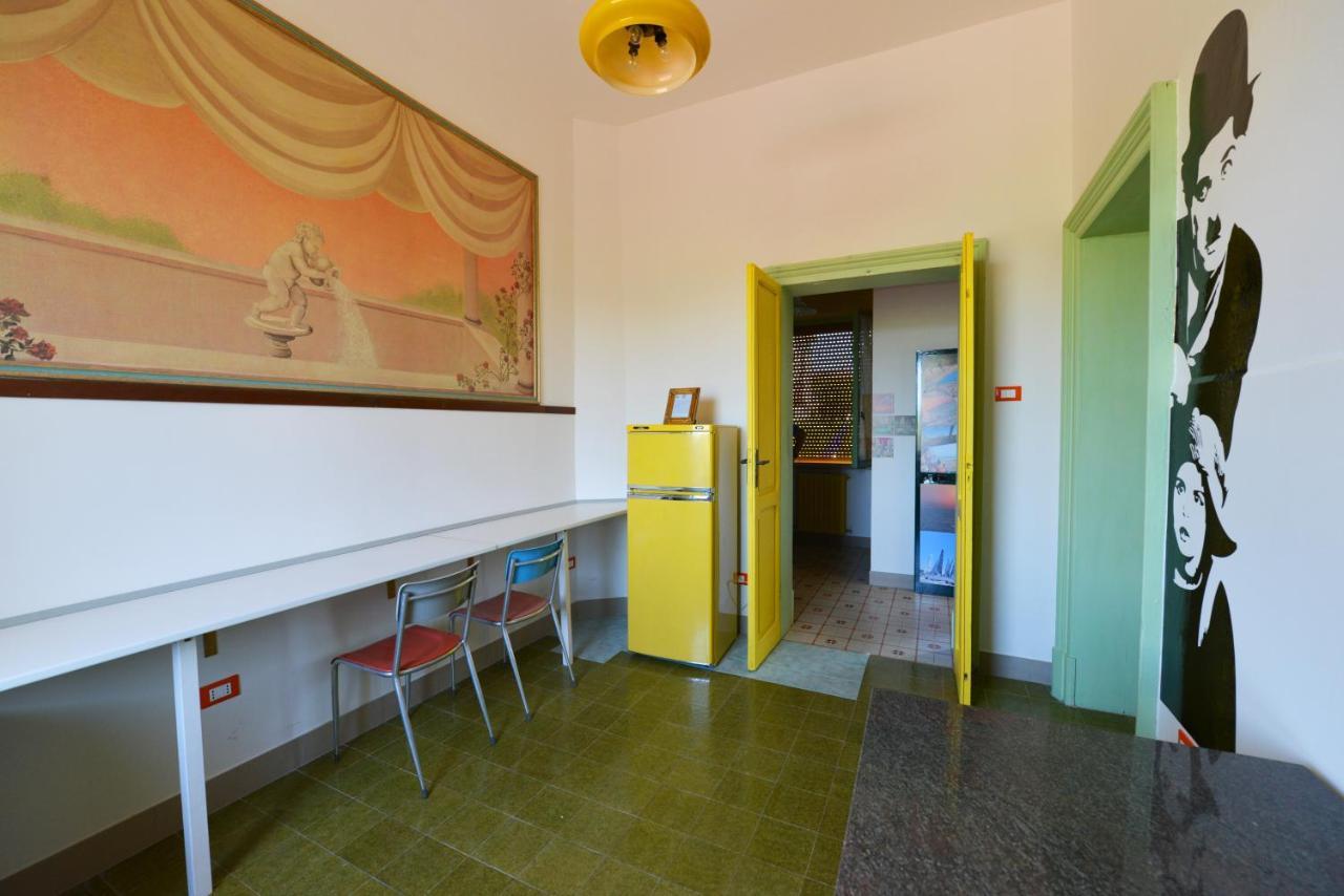 אלבה אדריאטיקה Ostello La Stazione מראה חיצוני תמונה