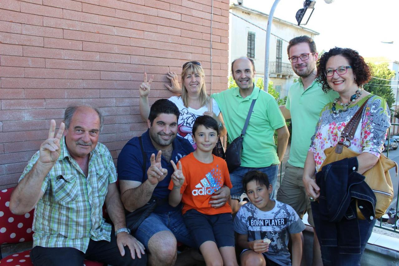 אלבה אדריאטיקה Ostello La Stazione מראה חיצוני תמונה